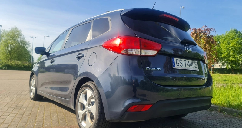 Kia Carens cena 32000 przebieg: 295000, rok produkcji 2013 z Słupsk małe 106
